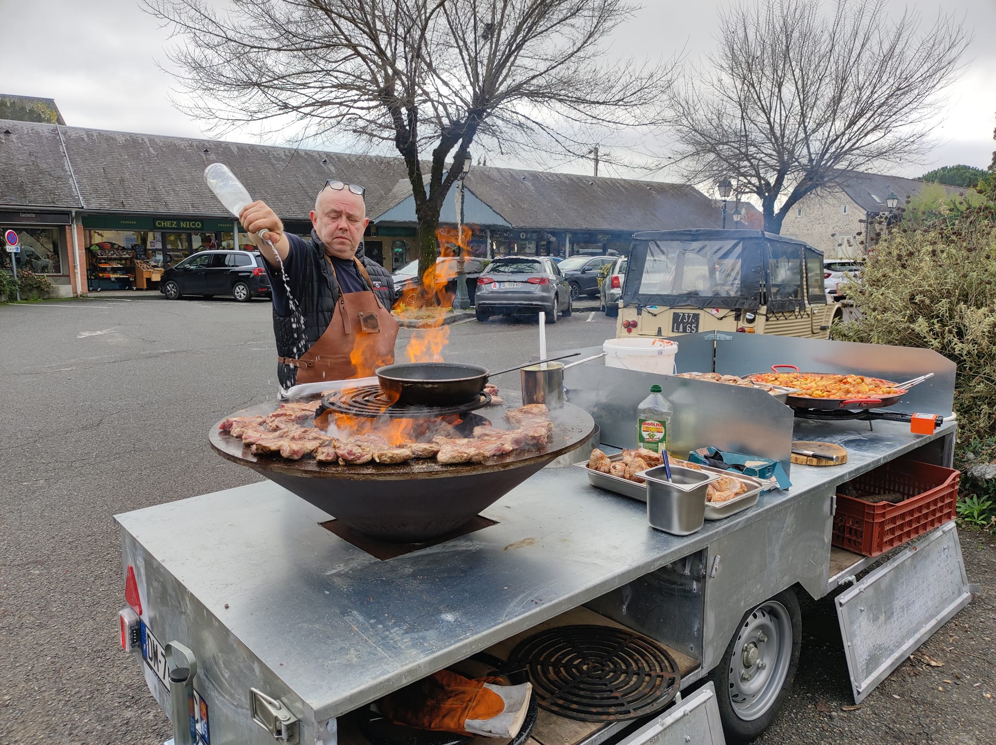 Chef en action — L'Audacieux traiteur rôtisseur
